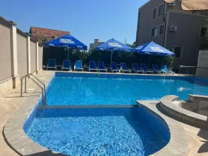 Vemara City Boutique Hotel-free parking - Pool