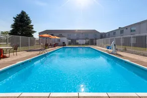 Days Inn by Wyndham Sandusky Cedar Point - Piscine