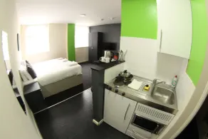 Lymedale Suites Studios & Aparthotel in NEWCASTLE UNDER LYME & STOKE - Habitación