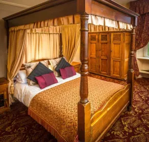 The Mortal Man Inn - Room
