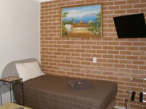 Palms Oasis Motel - Room
