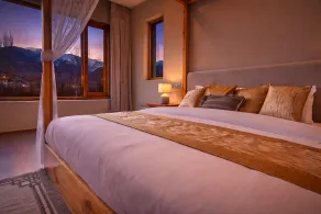 The Vintage Villas Resort Ladakh - Luxury Stay with Mountain Views - Værelse