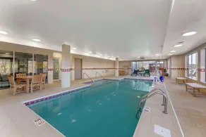 Comfort Inn & Suites Cuyahoga Falls - Akron - Piscine