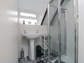 Newton Cottage - Bathroom
