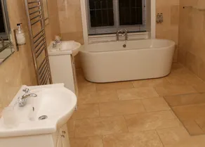 Maes Manor Country Hotel - Bathroom