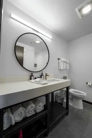 Brewhalla Hotel - Baño