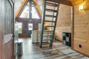 Hot Tub, Fire Pit, On-site Pond: Cozy Kenton Cabin - Interiör