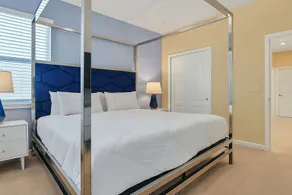 Styled Bedrooms in a Resort - Rom