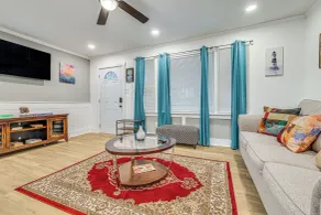 Peaceful Family Home Near Main St! - Innenbereich