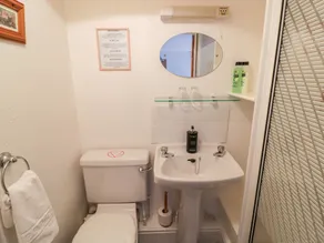 The Malins - Bathroom