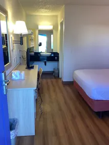 Motel 6-North Palm Springs, CA - North - Zimmer