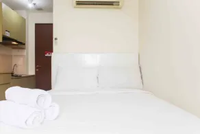 Homey And Comfort Studio At Tifolia Apartment - Zimmer