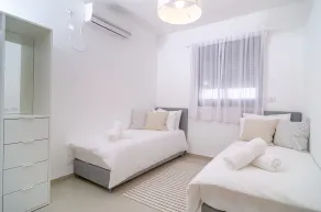 Dov Garden apartment with private pool - Habitación