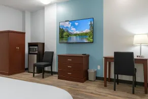 Signature Stay Inn & Suites - Downtown Hamilton - Chambre