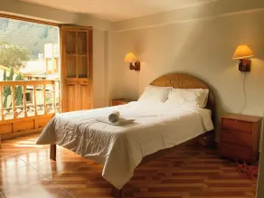 NAFIS CASONA APULINLI - Chambre