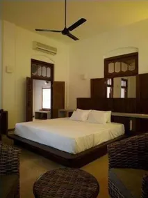 Comilla Bungalow - Camera