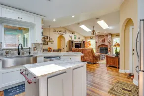 Welcoming Home w/ Yard on 20 Acres in High Springs - Interior