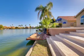 Lakefront Living! Huge Phoenix Home w/ Dock, Pool - Interiör