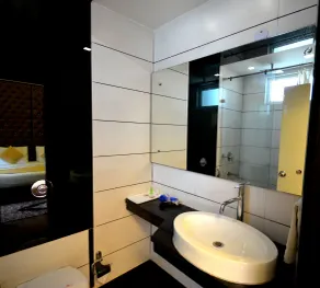 Hotel Metro View - Bathroom