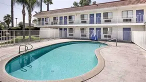 Motel 6 Lake Elsinore, CA - Piscine