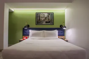 T24 Retro - Room