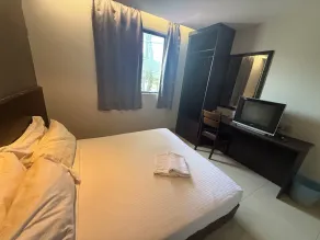 Tiong Nam Hotel Near Pasir Gudang - Chambre