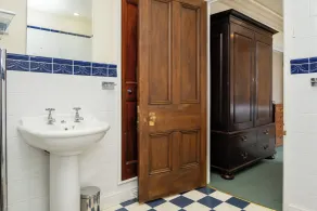 Watermouth Castle, Clock Tower Apartment - Badezimmer