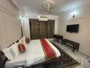 Hotel Royale Plazo - Chambre