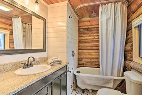 Pickerel Lake Retreat w/ Grill, 15 Mi to Ski! - Bad