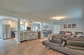 Spacious Oceanside Home: Patio & Grill, Near Beach - Innvendig