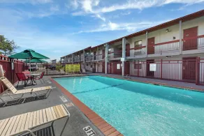 Red Roof Inn North Dallas - Park Central - Pool