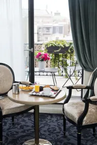 Hôtel Saint Pétersbourg Opéra - Vue de la chambre