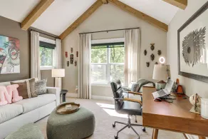 Screened Porch + Home Office: Modern Ellijay Cabin - Interiør