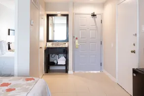 Value Suites Extended Stay - Arlington - Bathroom