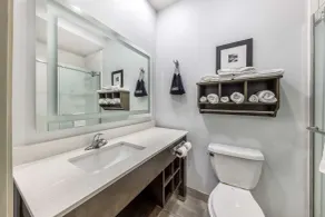 Best Western Atoka Inn & Suites - Banheiro