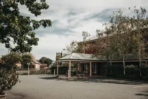 The Lawson Riverside Suites - Interior entrance