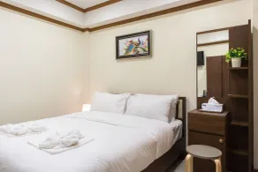 Suthep Home & Hostel - Chambre