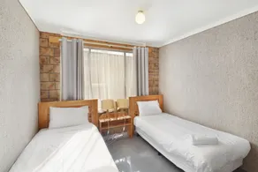 Kellraine Holiday Units - Room