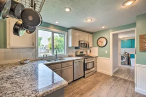 Idyllic Nampa Family Home with Hot Tub & Fire Pit! - Interiör