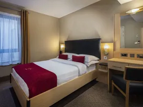 Academy Plaza Hotel - Habitación