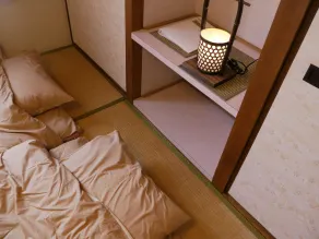 J-Hoppers Hiroshima Guesthouse - Room