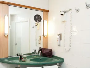 Ibis Madrid Calle Alcalá - Bathroom
