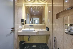 Hotel Grand Girdhar Premier - Badezimmer
