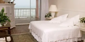 The Pink Lodge on The Beach - Room
