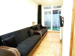 SS Property Hub - Family Apartment Kensington - Zimmer
