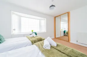 Premium 4 Bed Detached in Heswall - Værelse