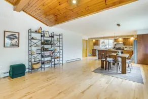 2 Mi to Hoosic River: 'the Moss House' w/ Deck! - Interiör