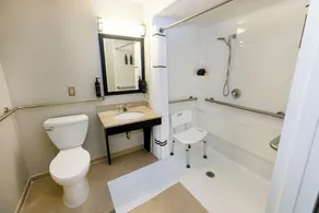 Kellogg Conference Hotel Capitol Hill at Gallaudet University - Bathroom