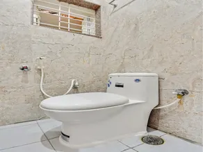Hotel O Sri Sai Guru Comforts - Bathroom