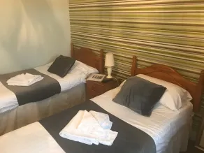 Crown Hotel - Habitación